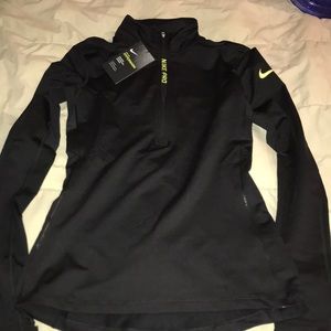 NWT Nike hyperwarm zipper pullover